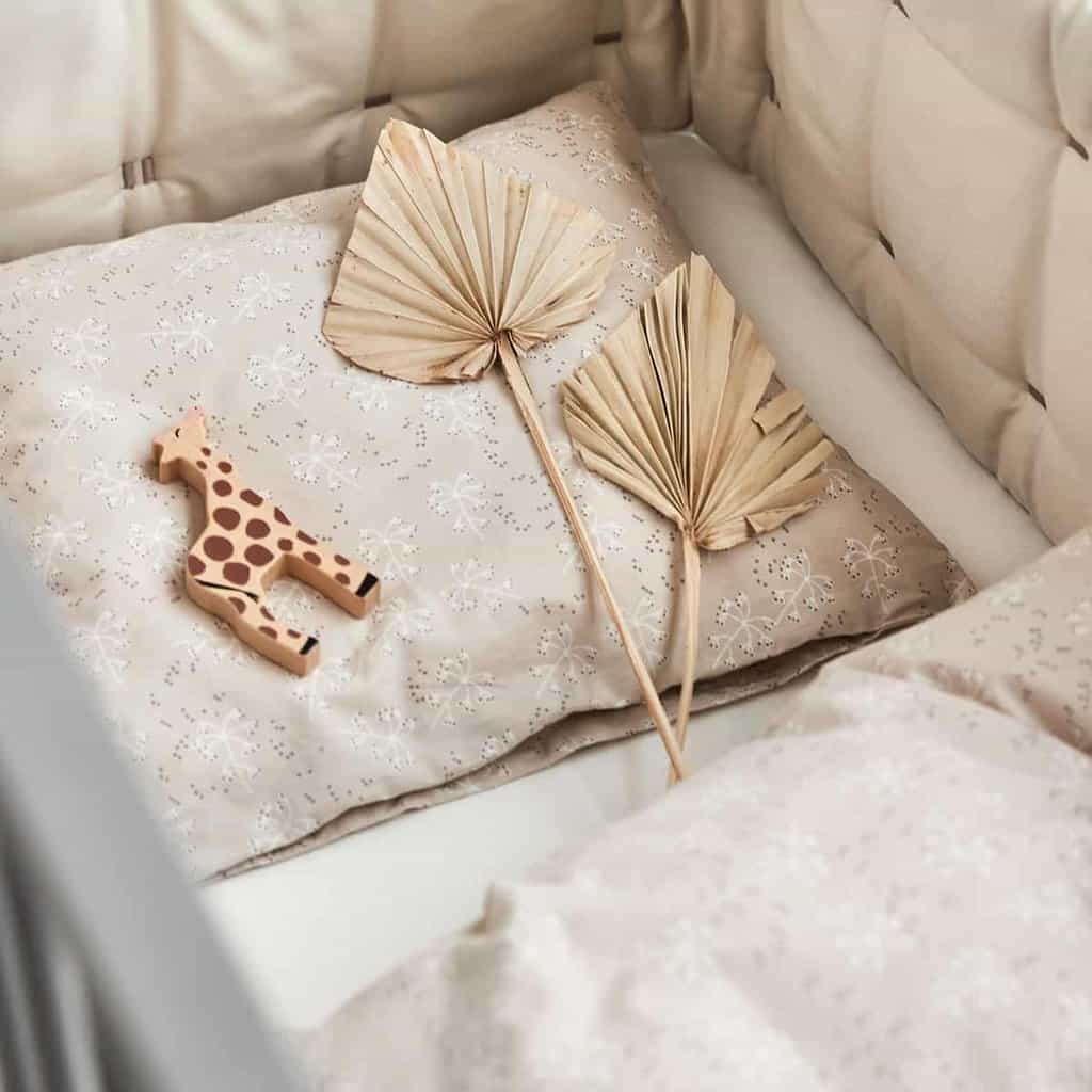 Leander babysengetøj Meadow cappuccino