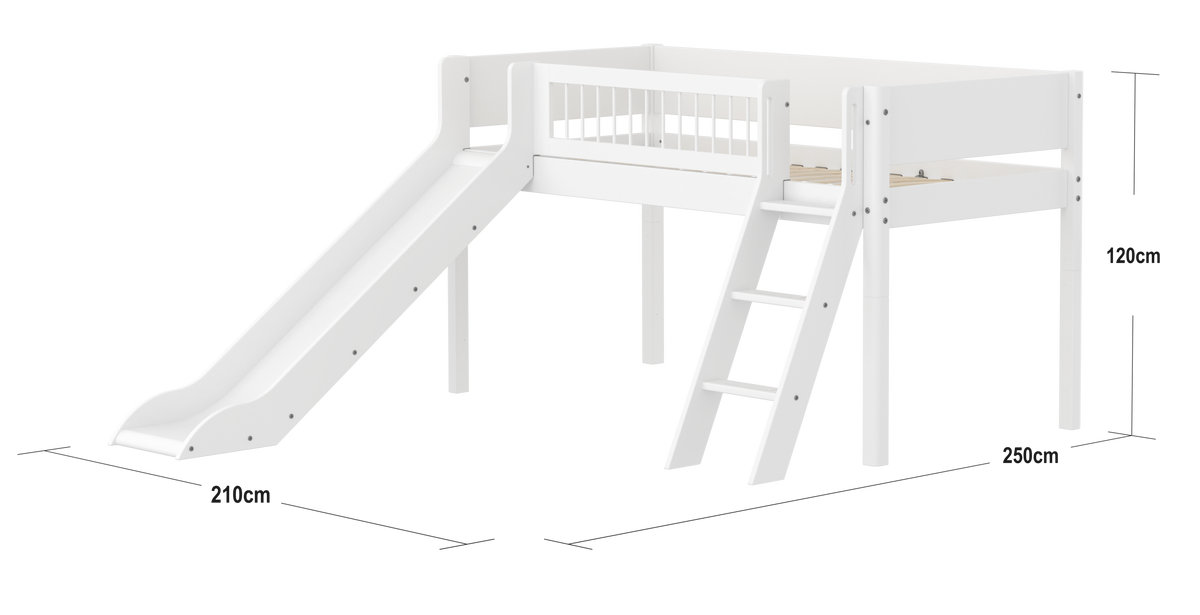 FLEXA WHITE Halvhøj seng 120 cm med rutchebane, skrå stige og crossbar sengehest 90x200 cm - Hvid