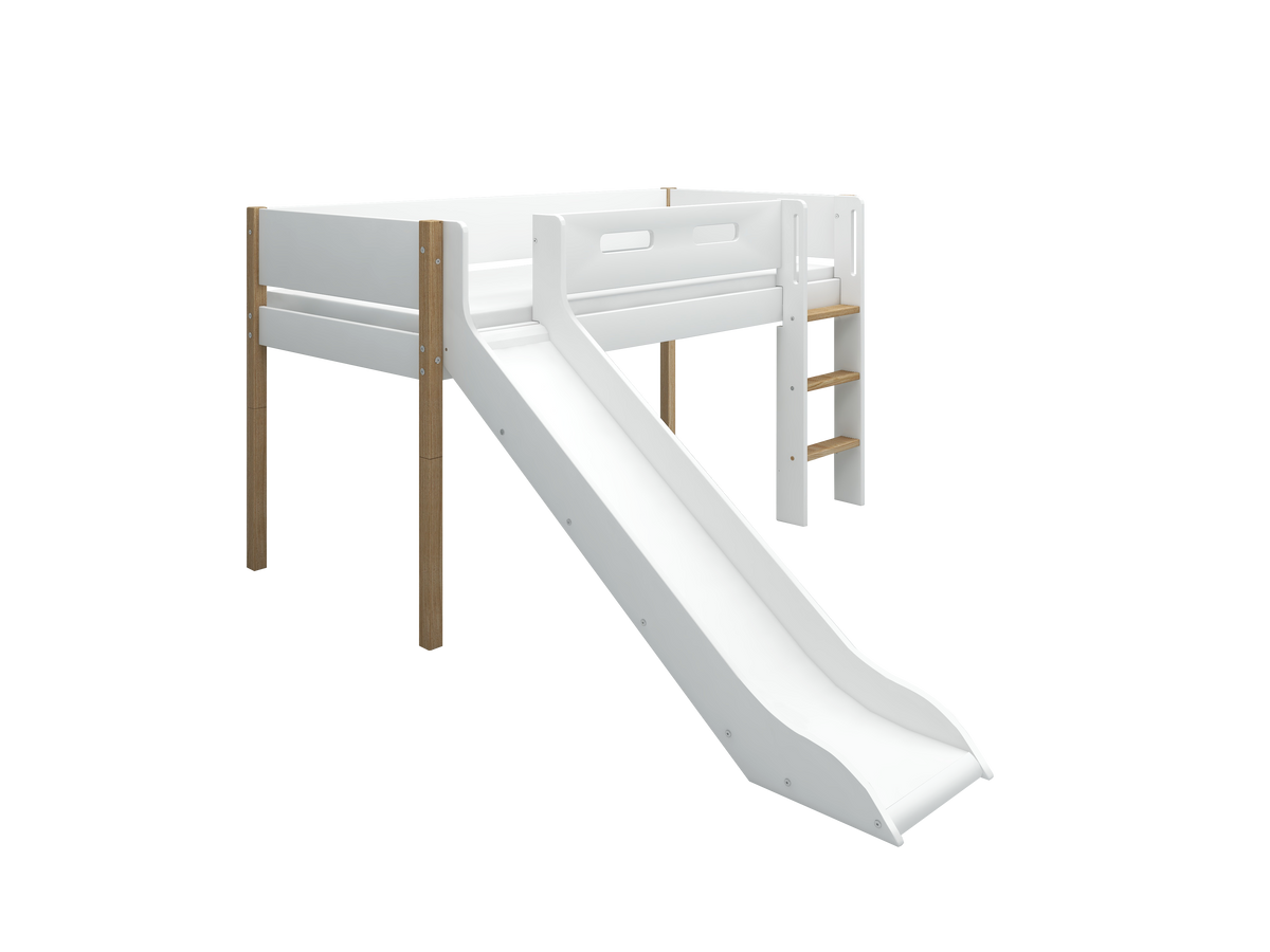 FLEXA NOR Halvhøj seng 120 cm med rutchebane, stige og cut out sengehest 90x200 cm - Hvid/eg