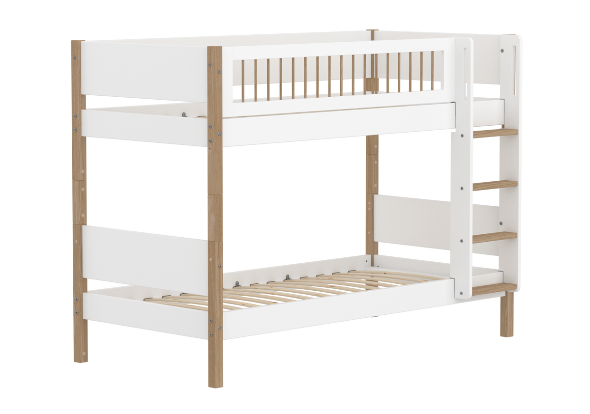 FLEXA NOR Køjeseng 154 cm med stige og crossbar sengehest  90x200 cm - Hvid/eg