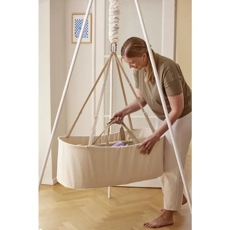 Membantu babylift